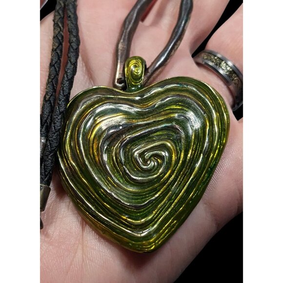 Brutalist Abstract Heart Swirl Pendant Necklace - Picture 4 of 12
